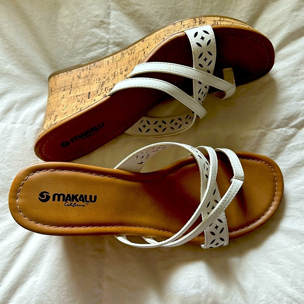 Makalu California white wedges. Size 11. Worn once.